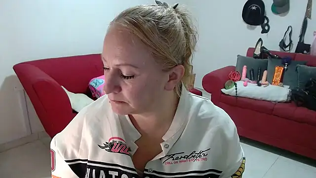 Snapshot of emperabigbootybigass chatting on February 18, 2026, 12:23 pm emperabigbootybigass online show from February 18, 2026, 12:23 pm