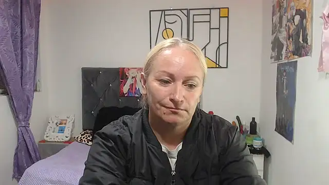 Snapshot of emperabigbootybigass chatting on June 18, 2026, 12:21 pm emperabigbootybigass online show from June 18, 2026, 12:21 pm