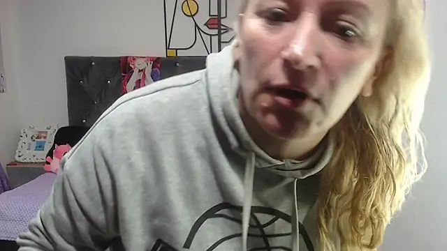 Snapshot of emperabigbootybigass chatting on June 25, 2026, 12:43 pm emperabigbootybigass online show from June 25, 2026, 12:43 pm