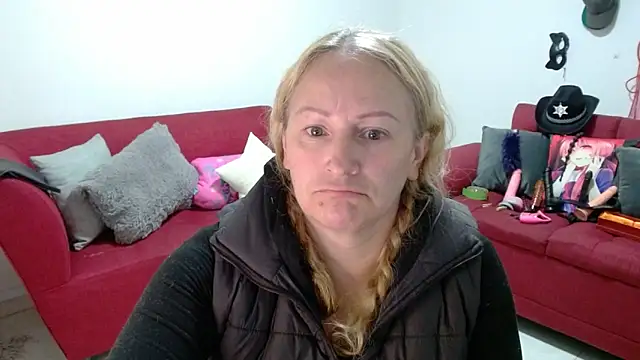 Snapshot of emperabigbootybigass chatting on February 4, 2026, 12:33 pm emperabigbootybigass online show from February 4, 2026, 12:33 pm