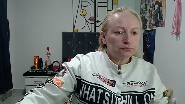 emperabigbootybigass online show from May 20, 2026, 12:24 pm