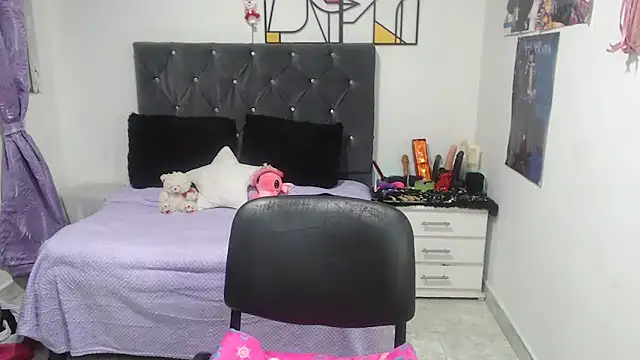emperabigbootybigass online show from May 28, 2026, 12:22 pm