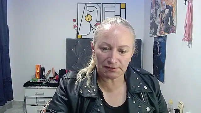 emperabigbootybigass online show from May 22, 2026, 12:25 pm