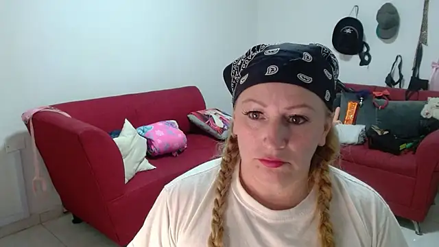 Snapshot of emperabigbootybigass chatting on February 14, 2026, 12:22 am emperabigbootybigass online show from February 14, 2026, 12:22 am