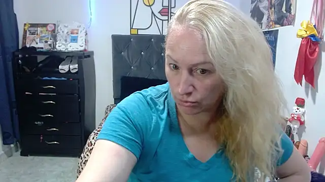 emperabigbootybigass online show from May 12, 2026, 12:33 pm