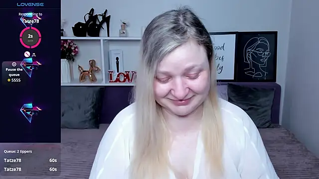 AnnaXCherri online show from November 28, 2025, 2:56 am