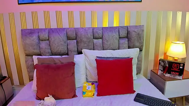 nova lane online show from December 14, 2025, 7:52 pm