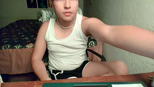 Snapshot of shinji-18 chatting on March 18, 2025, 11:42 pm shinji-18 online show from March 18, 2025, 11:42 pm