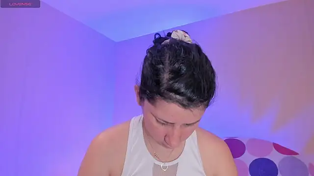 InnaraRoy online show from February 7, 2025, 7:59 pm