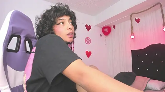 miku katsuragi online show from February 17, 2026, 3:04 am