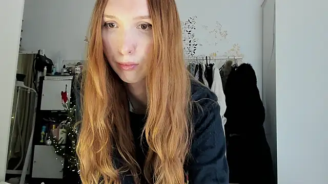 LisaIcon online show from January 7, 2026, 9:42 pm