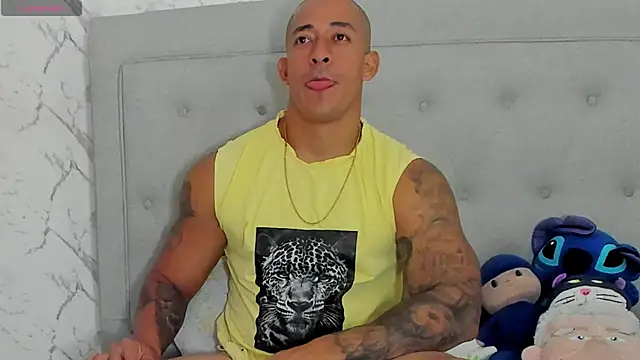 luigiferrara online show from May 12, 2026, 8:48 pm