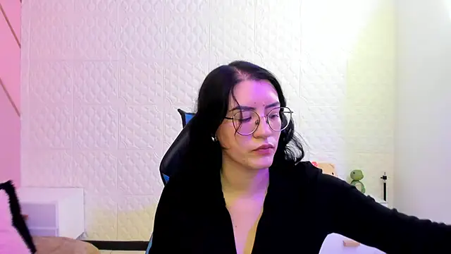 Snapshot of Violetaa_diazz chatting on May 8, 2026, 9:07 pm Violetaa diazz online show from May 8, 2026, 9:07 pm