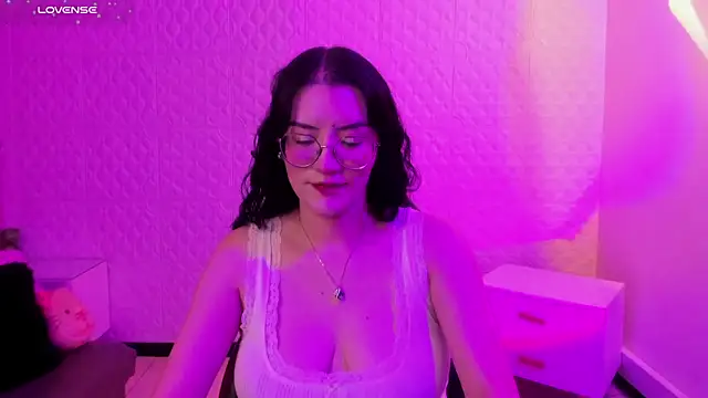Snapshot of Violetaa_diazz chatting on June 10, 2026, 9:16 pm Violetaa diazz online show from June 10, 2026, 9:16 pm