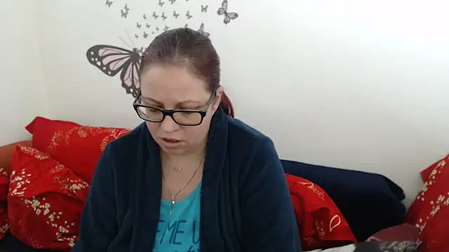 Snapshot of LadyHellene chatting on March 4, 2025, 6:04 am LadyHellene online show from March 4, 2025, 6:04 am