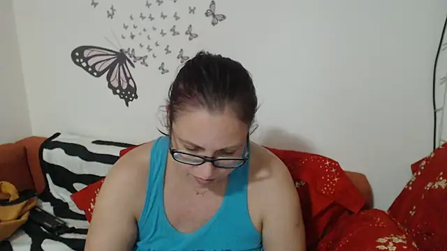 Snapshot of LadyHellene chatting on February 17, 2025, 6:17 pm LadyHellene online show from February 17, 2025, 6:17 pm