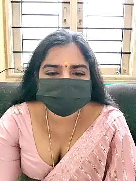Snapshot of rani_deepa chatting on January 12, 2025, 11:28 am rani deepa online show from January 12, 2025, 11:28 am