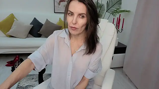 Snapshot of Beylly chatting on February 3, 2026, 4:12 pm Beylly online show from February 3, 2026, 4:12 pm