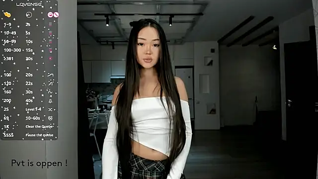 sailorrmoon online show from November 2, 2025, 1:38 pm