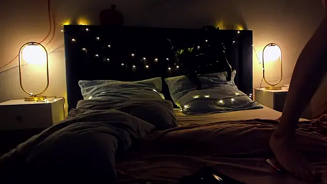 Snapshot of FillDammon chatting on October 24, 2025, 3:05 am FillDammon online show from October 24, 2025, 3:05 am