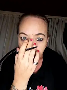 Kimmyb777 online show from April 17, 2026, 3:48 pm