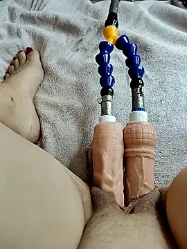 Lola Hale online show from October 13, 2025, 5:42 am