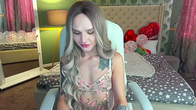 Snapshot of KiraGrayy chatting on February 11, 2025, 1:41 pm KiraGrayy online show from February 11, 2025, 1:41 pm