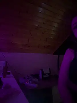 Snapshot of Katherinabby33 chatting on February 7, 2025, 5:18 pm Katherinabby33 online show from February 7, 2025, 5:18 pm