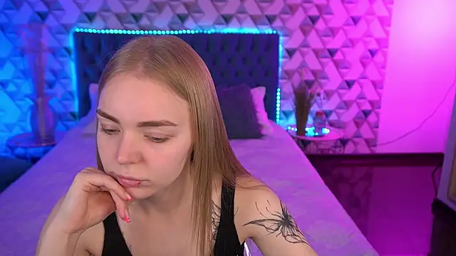 EmilySunshineS online show from May 9, 2026, 1:14 pm