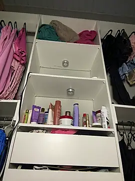 indyazinha online show from February 25, 2026, 3:56 pm