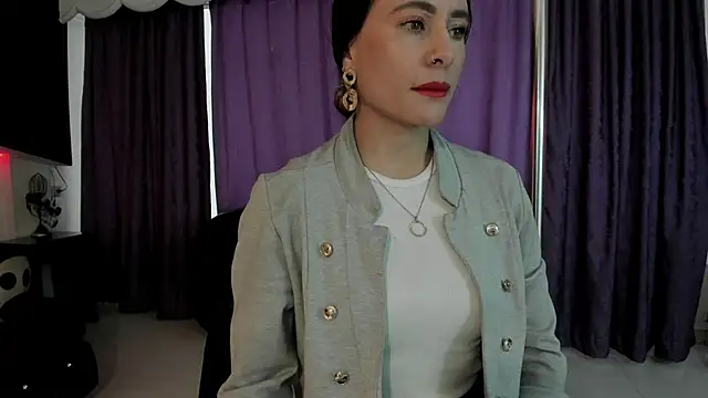 Coral Gibson online show from September 15, 2025, 12:38 pm