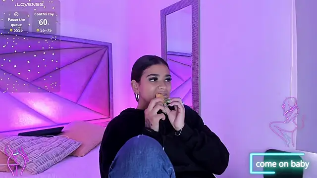 GiaFu online show from October 17, 2025, 7:04 pm