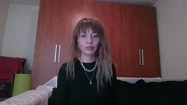 Snapshot of KarolinaReaper chatting on October 16, 2025, 1:41 pm KarolinaReaper online show from October 16, 2025, 1:41 pm