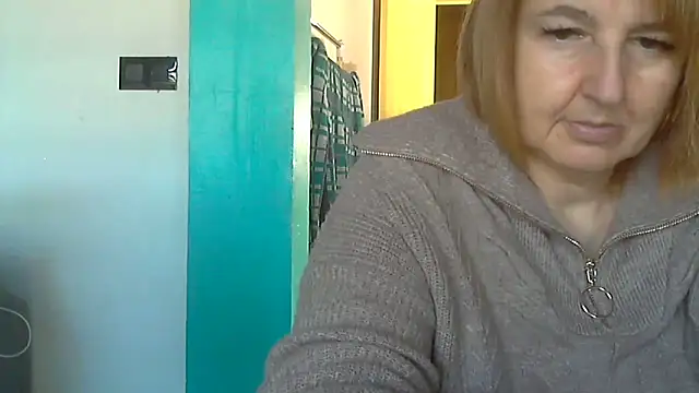 Sandcoq online show from October 13, 2025, 8:49 am