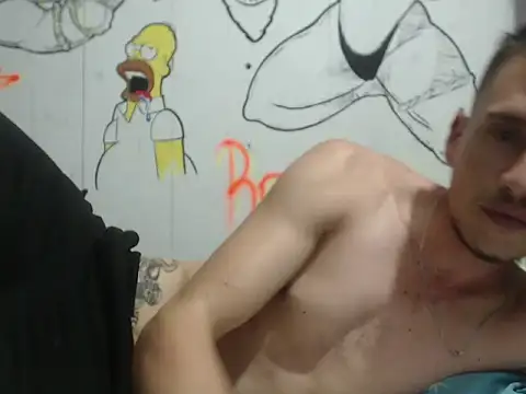 Snapshot of roystonee01 chatting on November 5, 2025, 3:20 am roystonee01 online show from November 5, 2025, 3:20 am