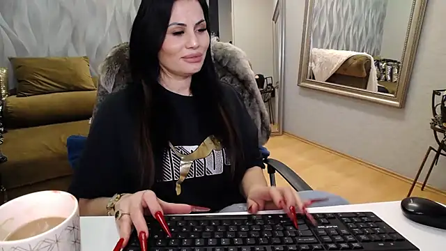 Snapshot of Sara_Poison chatting on March 29, 2026, 2:35 am Sara Poison online show from March 29, 2026, 2:35 am