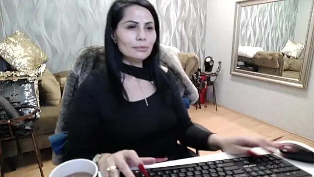 Snapshot of Sara_Poison chatting on November 2, 2025, 3:22 am Sara Poison online show from November 2, 2025, 3:22 am