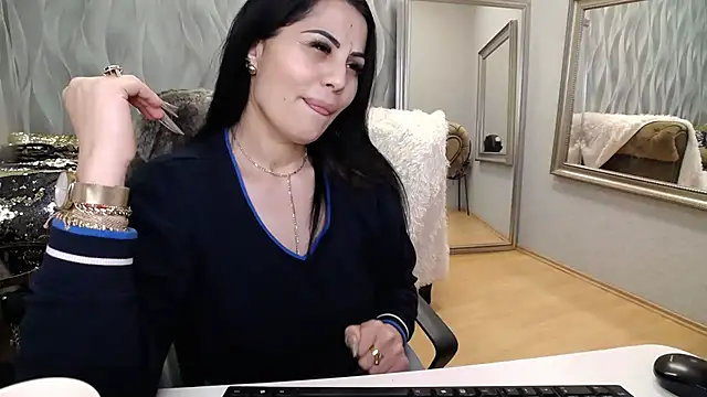 Snapshot of Sara_Poison chatting on March 17, 2026, 3:31 am Sara Poison online show from March 17, 2026, 3:31 am