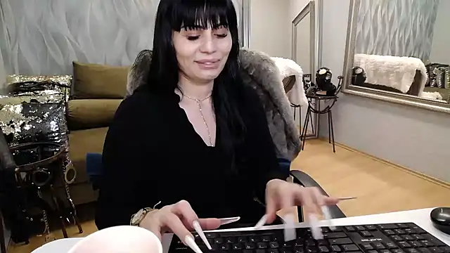 Snapshot of Sara_Poison chatting on March 3, 2026, 2:51 am Sara Poison online show from March 3, 2026, 2:51 am