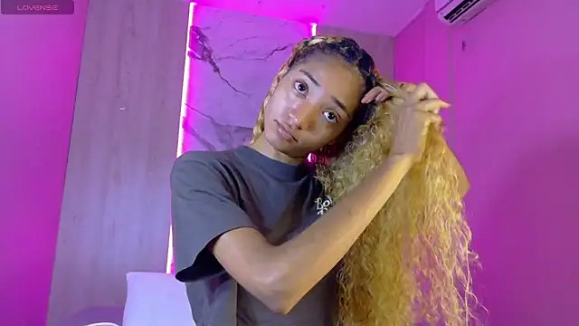 Charlotte Love10 online show from November 20, 2025, 12:17 pm