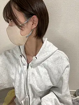 -x MIU x online show from March 17, 2025, 10:17 am