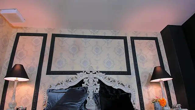 ImSophiie online show from April 14, 2026, 10:37 pm