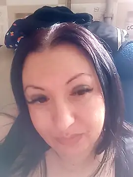 Snapshot of Veronica-Celie chatting on February 28, 2025, 12:42 pm Veronica-Celie online show from February 28, 2025, 12:42 pm
