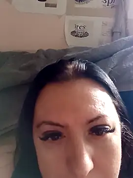 Snapshot of Veronica-Celie chatting on October 6, 2025, 7:31 am Veronica-Celie online show from October 6, 2025, 7:31 am