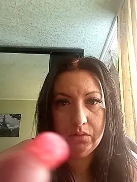 Snapshot of Veronica-Celie chatting on October 3, 2025, 6:48 am Veronica-Celie online show from October 3, 2025, 6:48 am