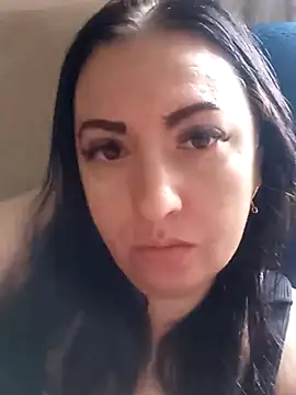 Veronica-Celie online show from October 17, 2025, 11:01 am