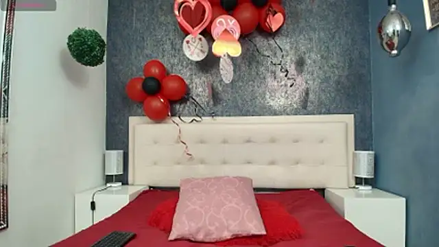 Snapshot of Celestial_Queen_ chatting on February 17, 2026, 2:47 pm Celestial Queen online show from February 17, 2026, 2:47 pm