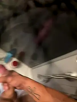 lescro95  online show from September 21, 2025, 7:24 am