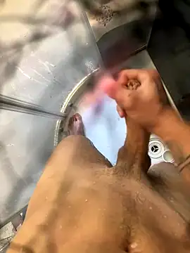 lescro95  online show from October 8, 2025, 1:01 pm