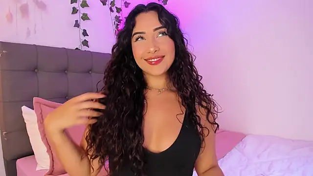 charlotte james0 online show from February 23, 2025, 10:31 pm